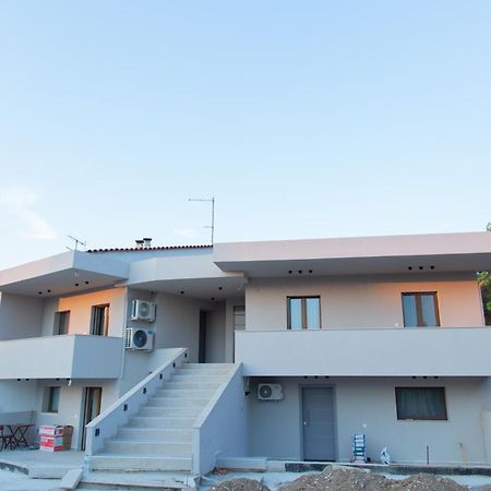 Νεακιτοσ Luxury Apartments Nikiti  Eksteriør billede