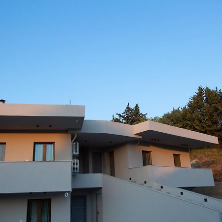 Νεακιτοσ Luxury Apartments Nikiti  Eksteriør billede