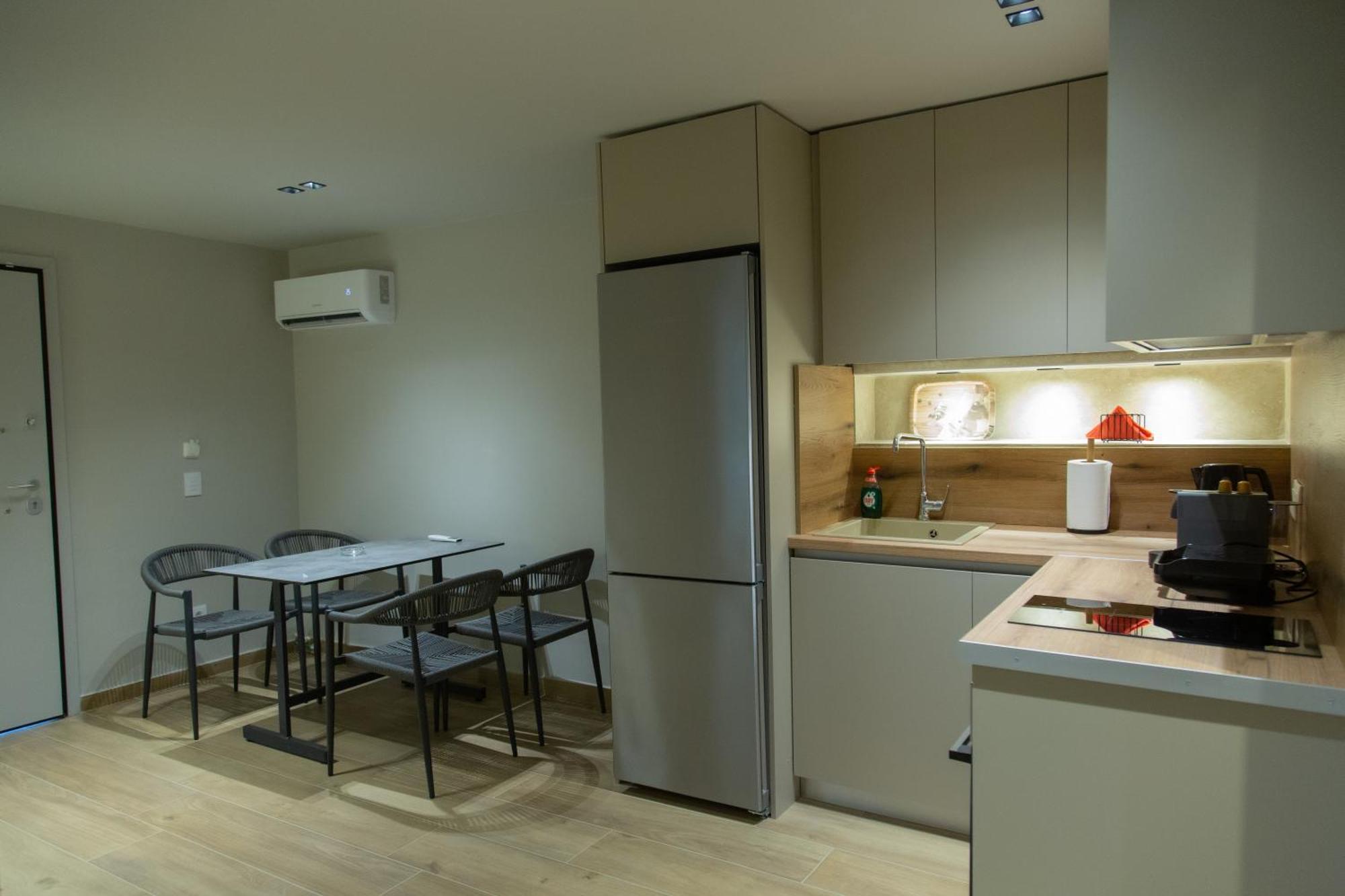 Νεακιτοσ Luxury Apartments Nikiti  Eksteriør billede