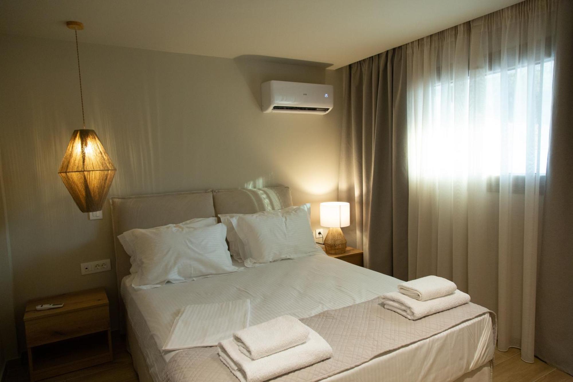 Νεακιτοσ Luxury Apartments Nikiti  Eksteriør billede